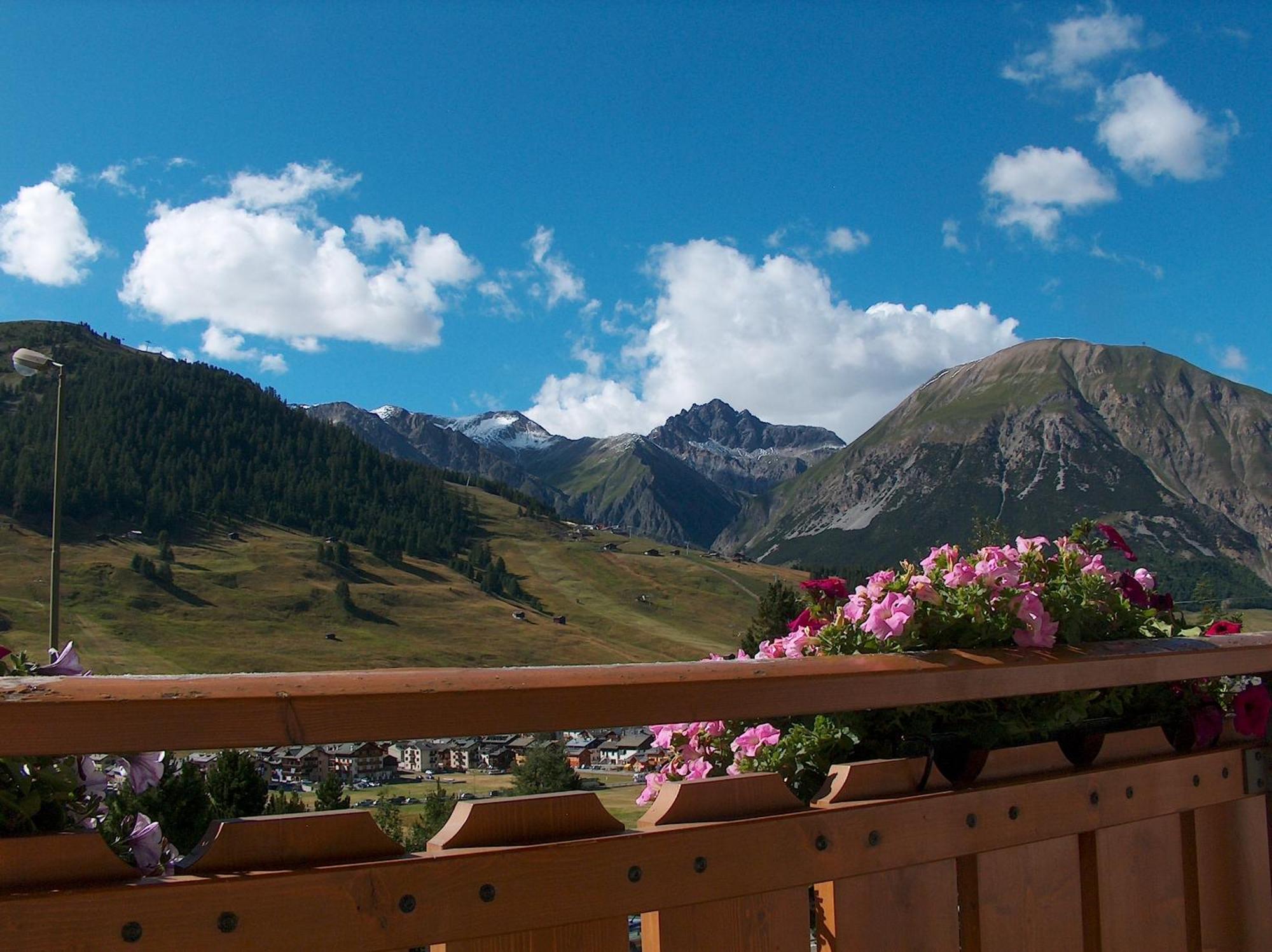 Hotel Duc De Rohan Ливиньо Екстериор снимка