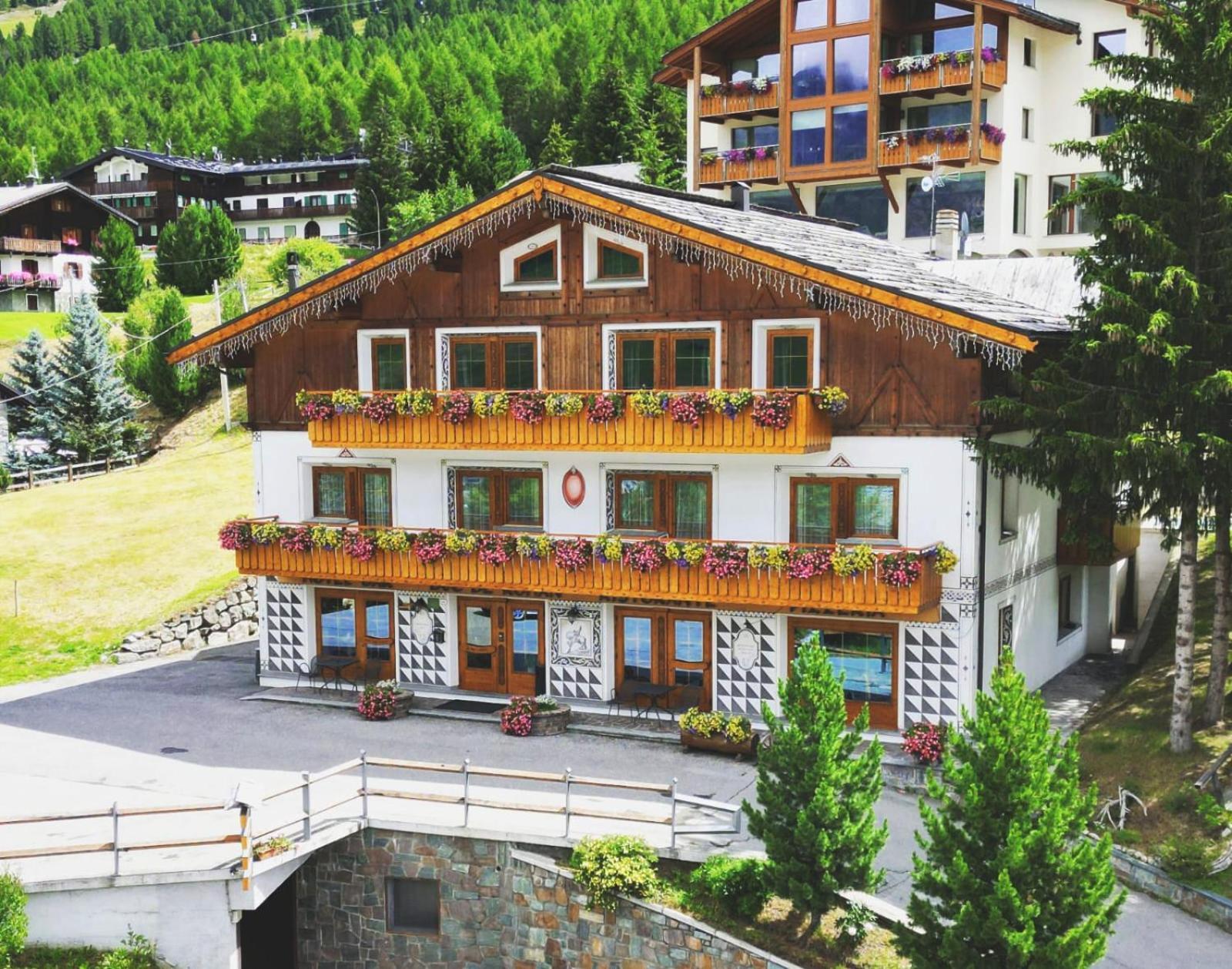 Hotel Duc De Rohan Ливиньо Екстериор снимка
