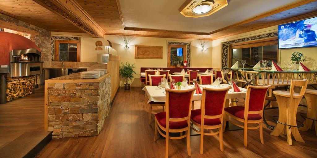 Hotel Duc De Rohan Ливиньо Екстериор снимка